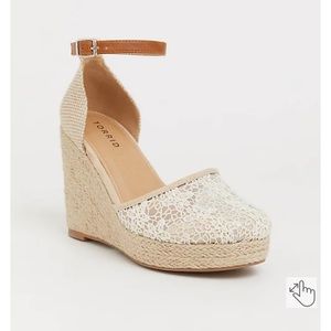 ✨torrid ivory crochet midi wedges✨
